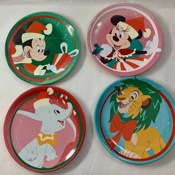 Disney Parks Holiday Christmas Plates Set of 4 Mickey Minnie Dumbo Simba NWOT - Picture 1 of 2
